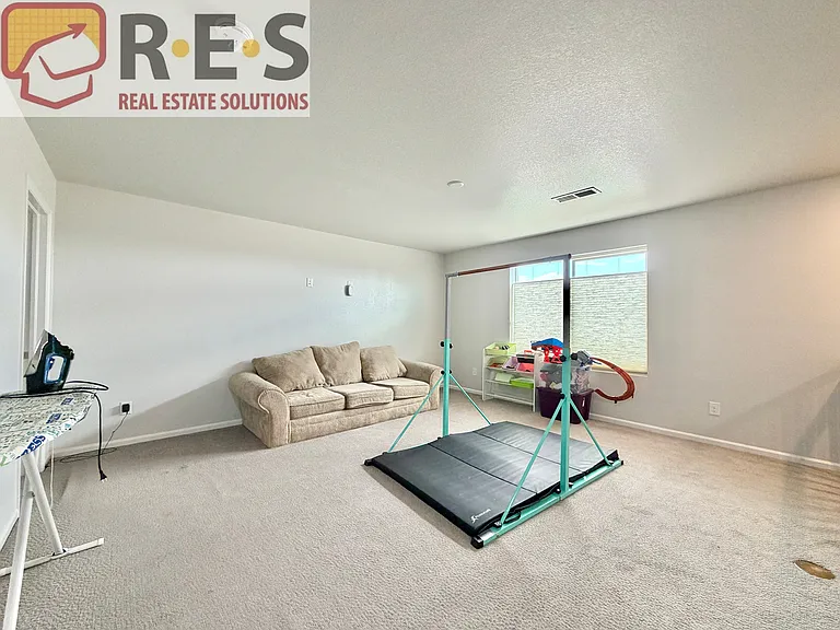 11417 Crater Lake St — Photo 11