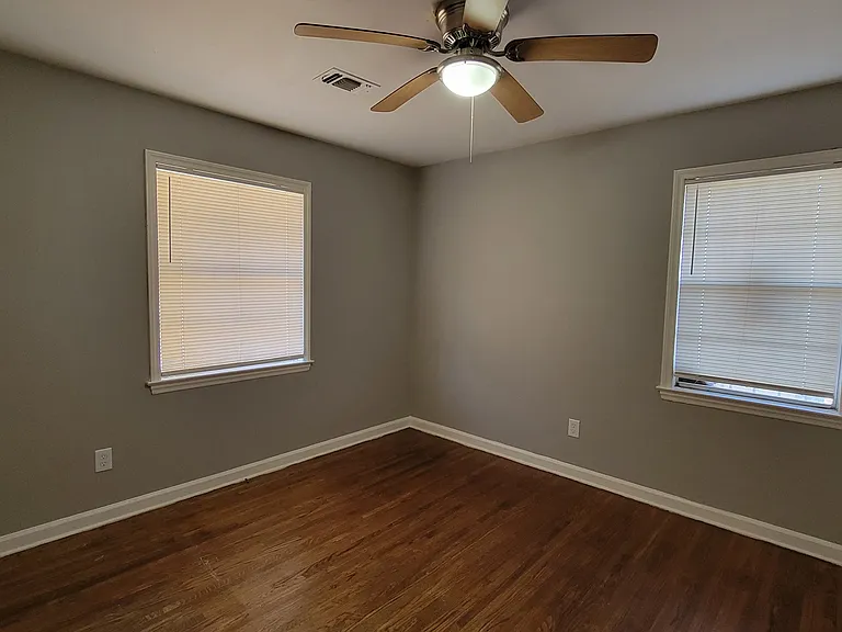 3912 Callahan Dr — Photo 12
