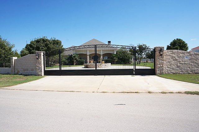 1st image of 22 Estates Dr
