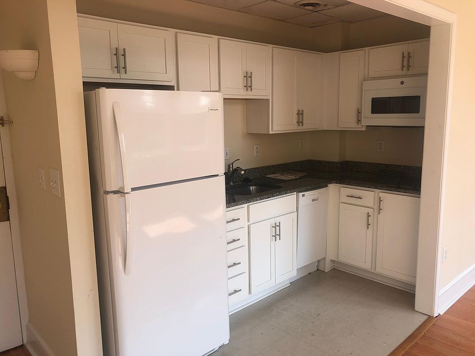 1st image of 116 E Franklin St #203