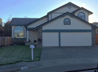 7226 Ruby Ct, Rohnert Park, CA 94928