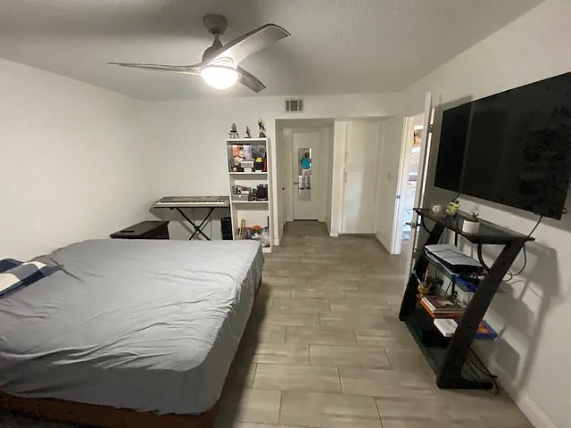 540 N May St #9-2122 — Photo 9