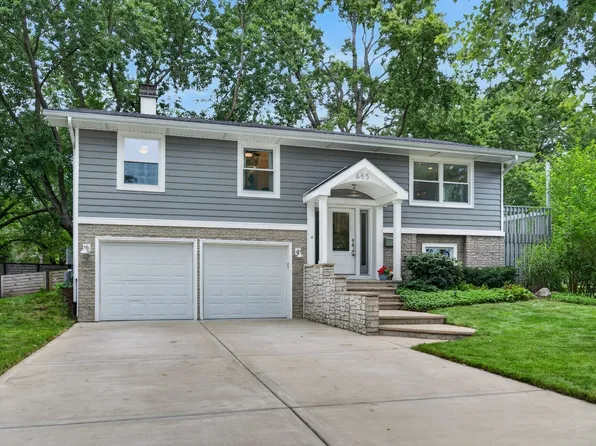 2S465 Barclay Pl, Glen Ellyn, IL 60137