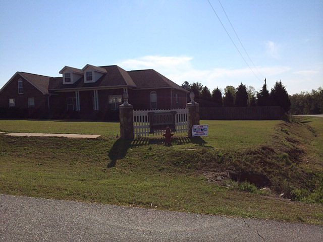 2nd image of 187 Henry Dr