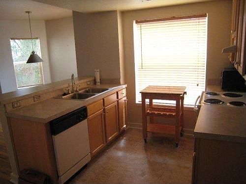 2nd image of 2355 Champa St #12