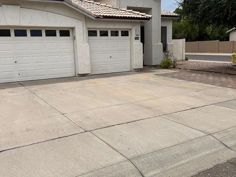 407 W Helena Dr — Photo 2