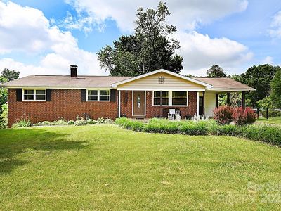 1051 17th Ave NW, Hickory, NC, 28601