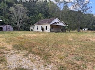 2890 Big Pigeon Rd, Procious, WV 25164