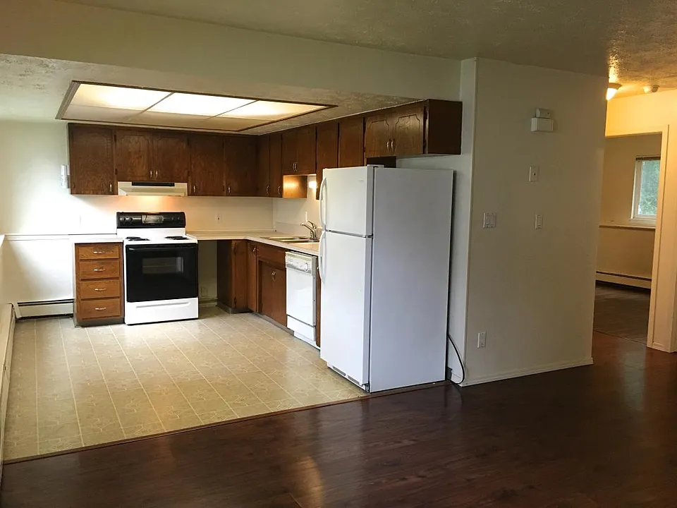 600 Lilas Pl #1