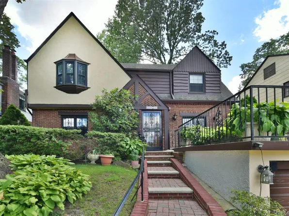 139-30 Coolidge Avenue, Briarwood, NY 11435