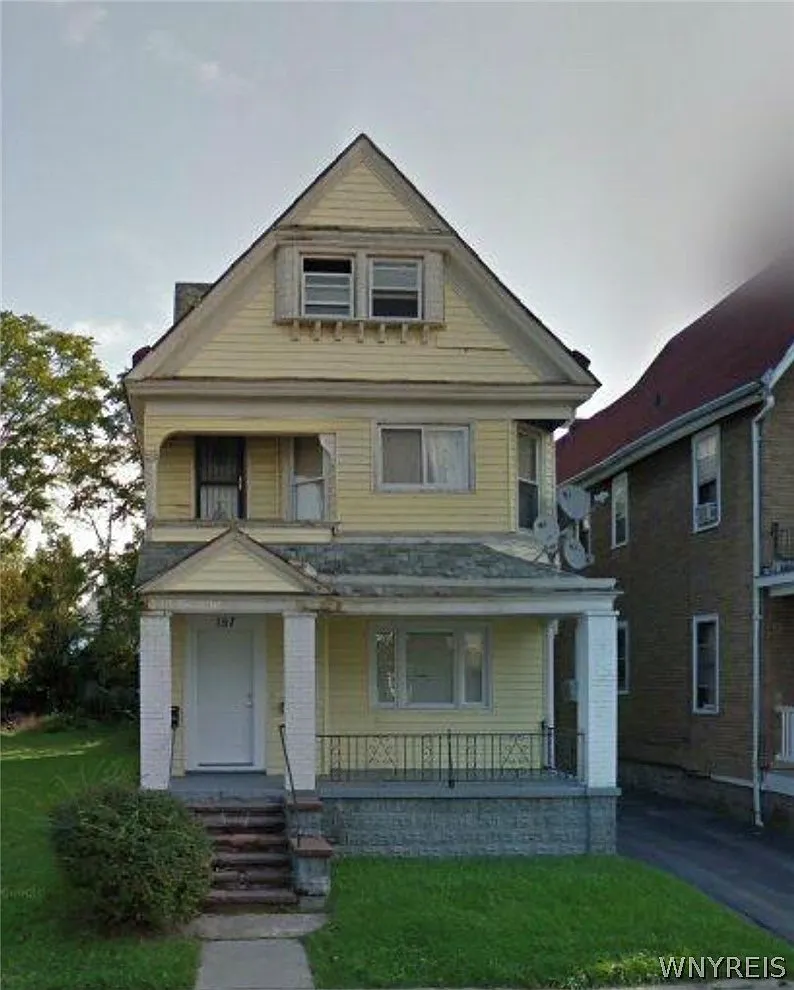 2 bed, 1.0 bath, 2924 sqft, $1,200 — Photo 1