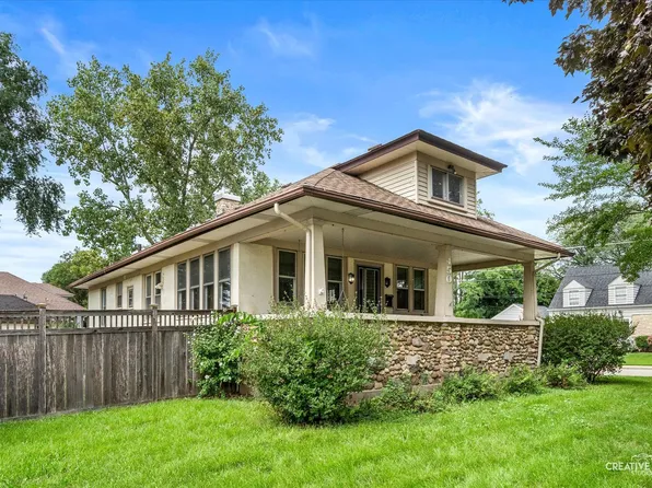 450 Arlington Ave, Elgin, IL 60120
