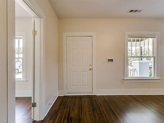 4th image of 1420 E Allen Ave
