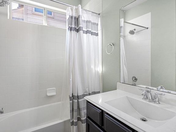 5th image of 9982 Sterling Place Dr