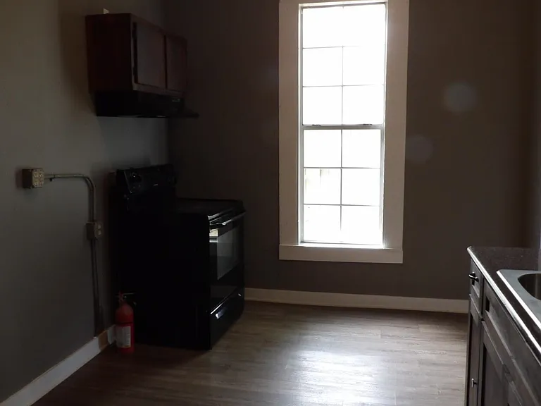 115 Ryan Dr — Photo 10