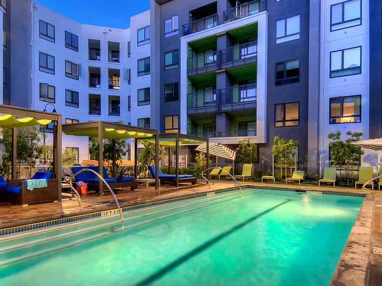 Resort-Inspired Salt Water Swimming Pool