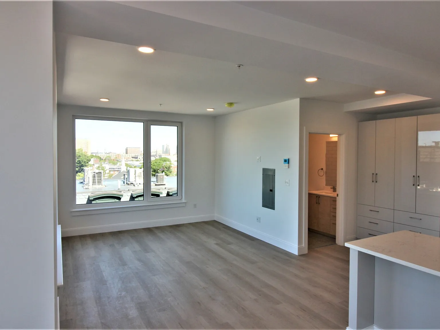 Studio, 450 sqft, $2,500 — Photo 3