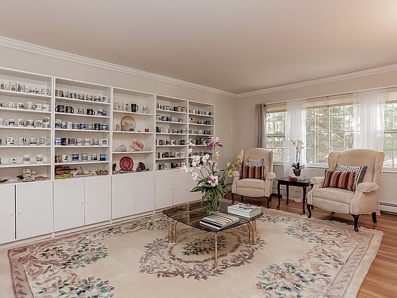 3rd image of 17 Saddle Ct