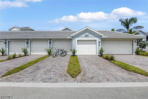 14271 Heritage Landing Blvd Photo 1