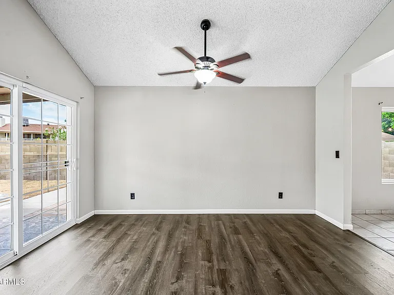 610 N Rosemont Cir — Photo 19
