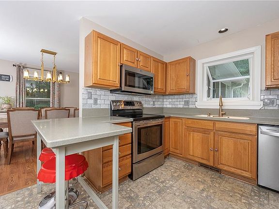 5th image of 2808 Big Oak Ct
