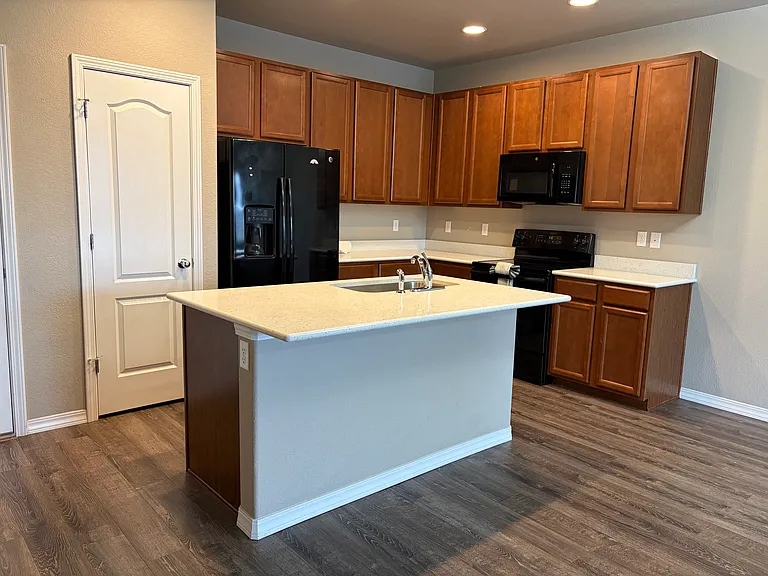445 Eclipse Dr — Photo 7