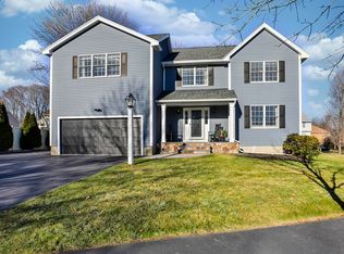 12 Garden Ln, Wakefield, MA 01880