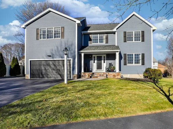 12 Garden Ln, Wakefield, MA 01880