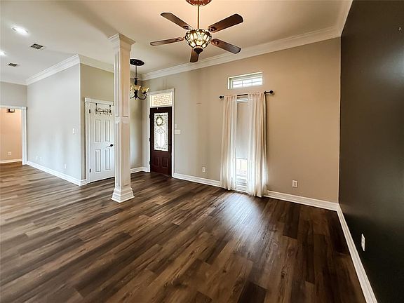 4th image of 107 Summit Dr