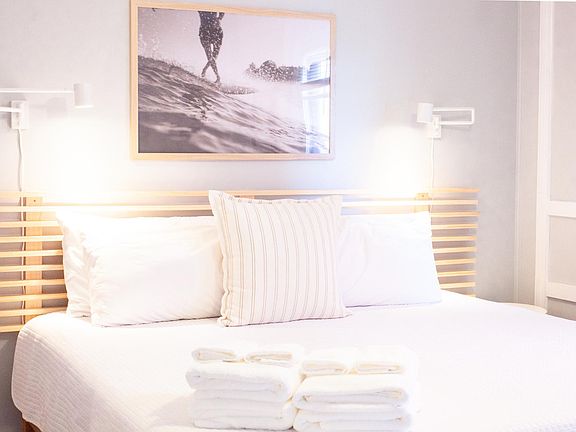 Bed linens and bath towels provided!