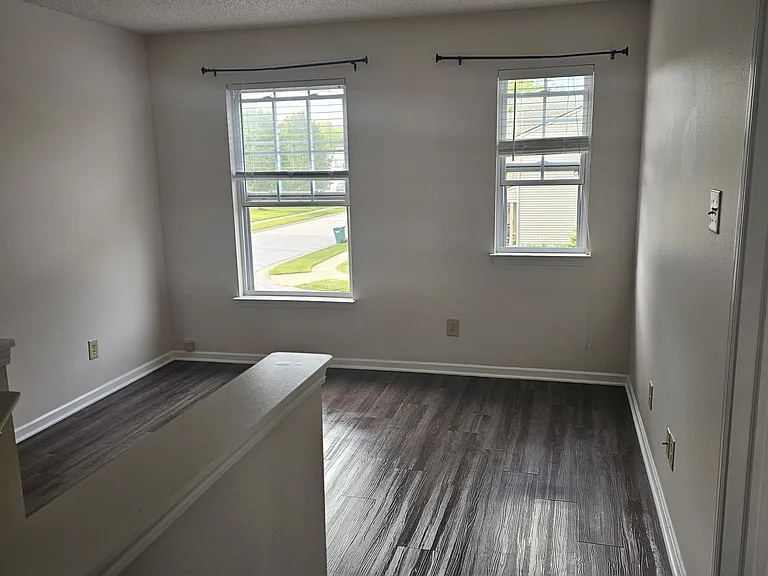 10855 Parker Dr — Photo 16