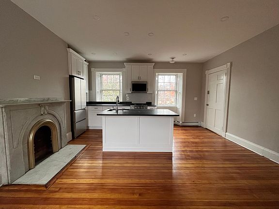 2nd image of 401 Essex St #3
