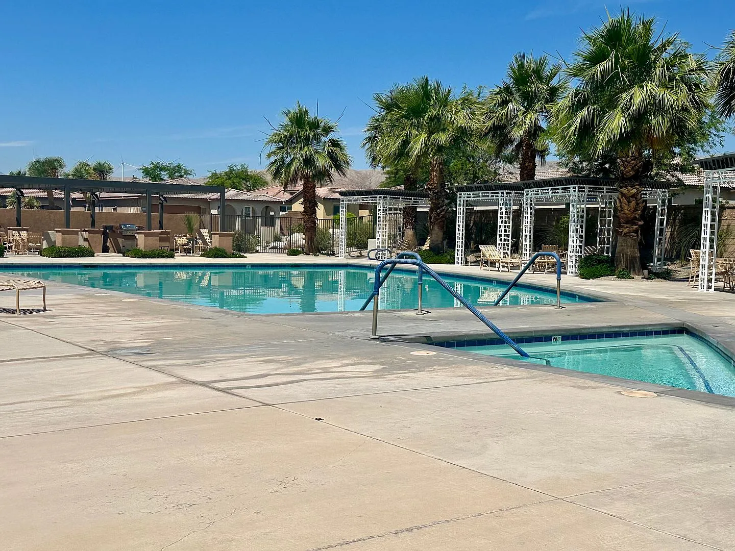 Available Now!! 3 Bedroom 2 Bathroom Unfurnised Home With Solar Panels In Skyborne In Desert Hot ... — Photo 2