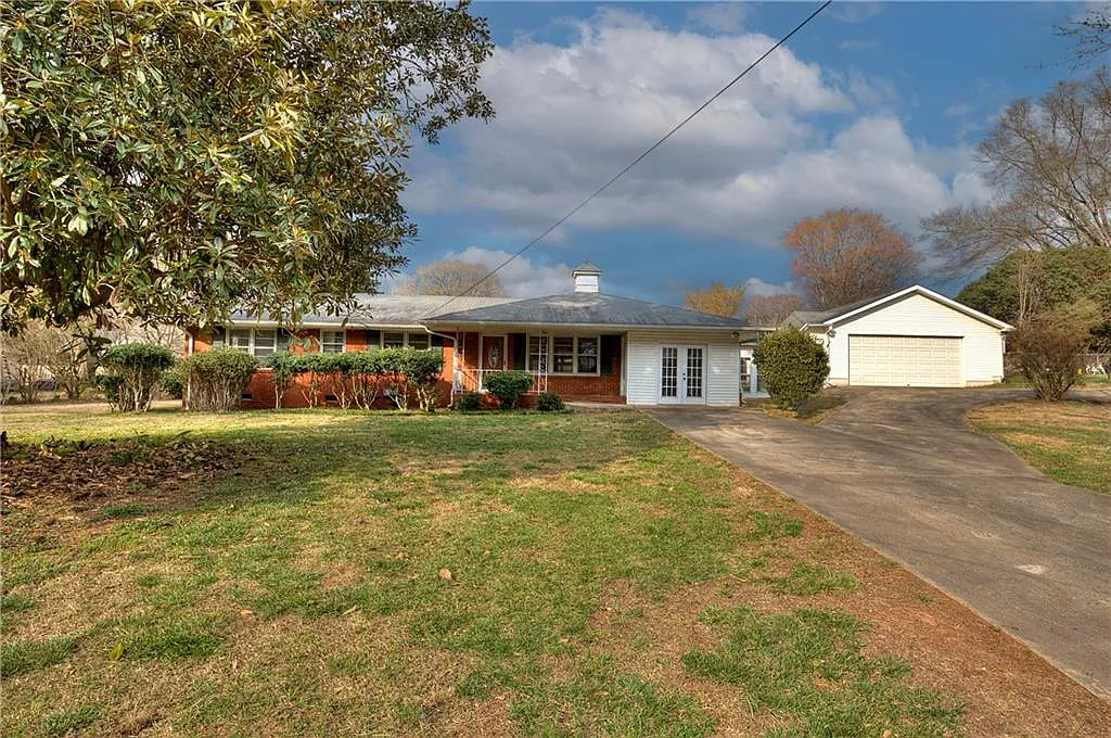 117 Davis Dr photo 1