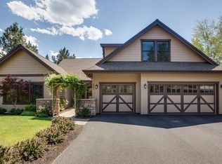 19085 Mount Hood Pl, Bend, OR 97701