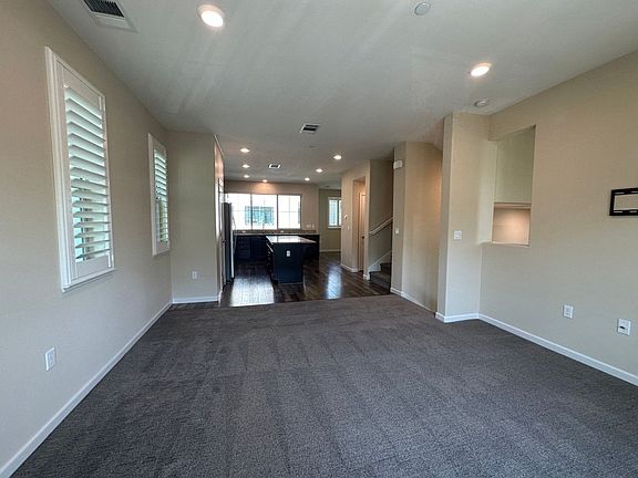 5th image of 3059 Manuel St