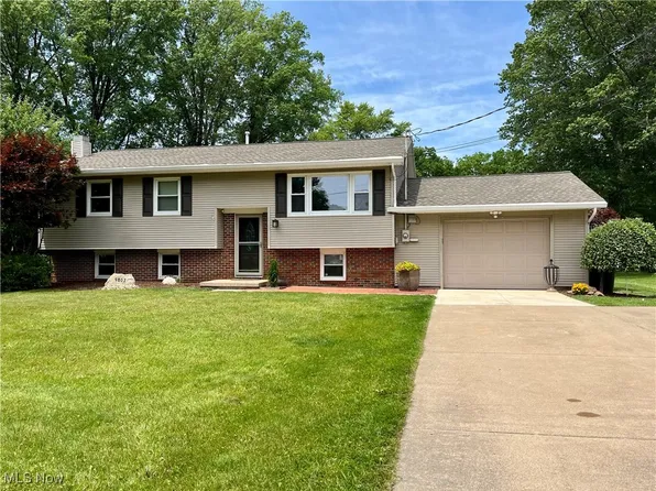 9807 Church Rd, Huron, OH 44839