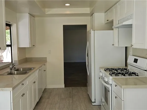 10139 Hanna Ave, Chatsworth, CA 91311