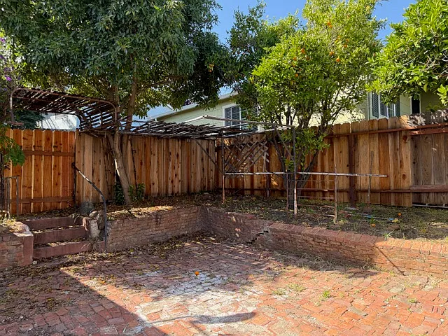 914 Lemon St — Photo 4