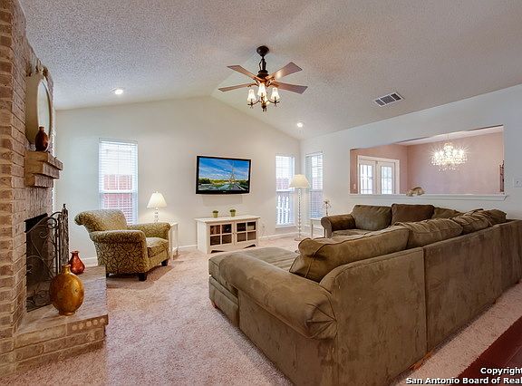 4th image of 2123 River Hollow Dr