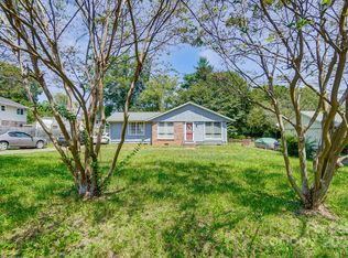 300 King Henry Ln, Gastonia, NC 28056
