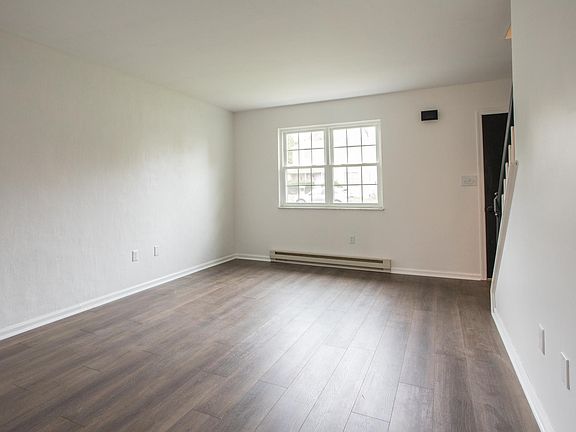 4th image of 3060 Millstone Dr