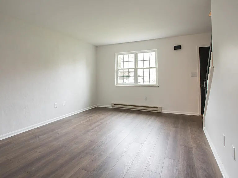 3060 Millstone Dr — Photo 4