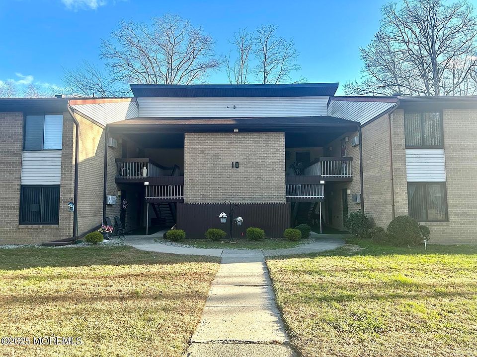 1st image of 10 Pine Cluster Cir Unit E