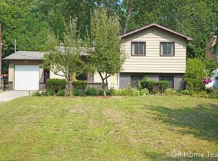 5788 Burgis Ave SE, Kentwood, MI