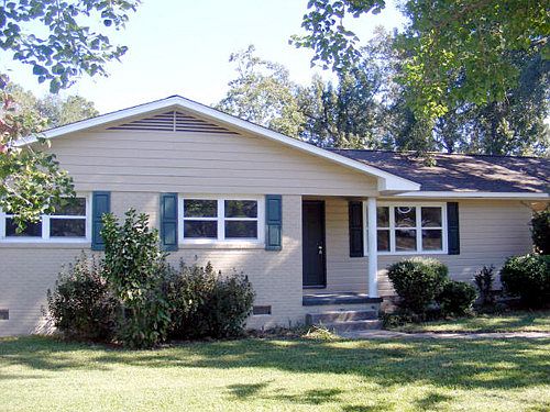1st image of 516 Memorial Dr