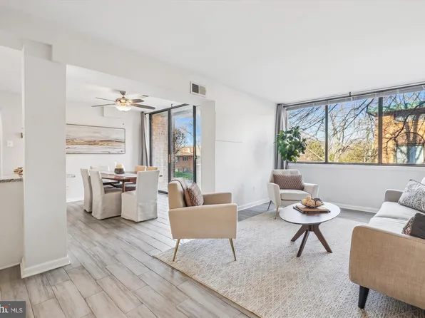 513 N Armistead St APT T2, Alexandria, VA 22312