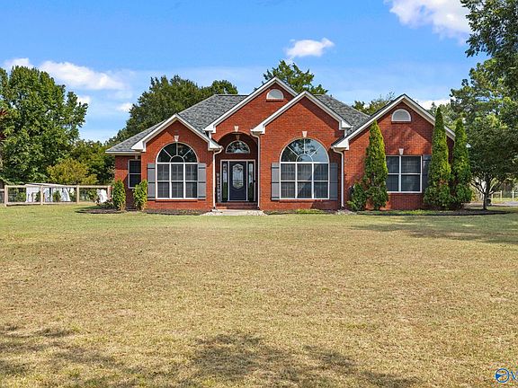 4th image of 2111 Breeding Dr NW