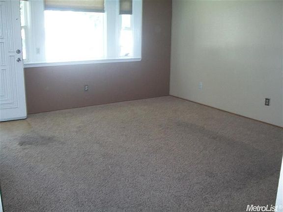 3rd image of 2524 Galway Dr