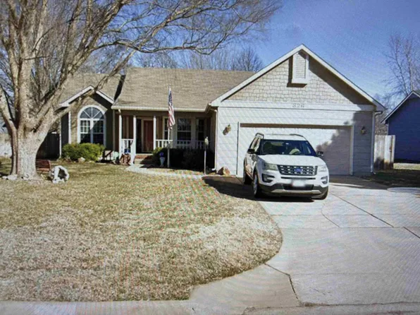 326 N Parkdale St, Wichita, KS 67212